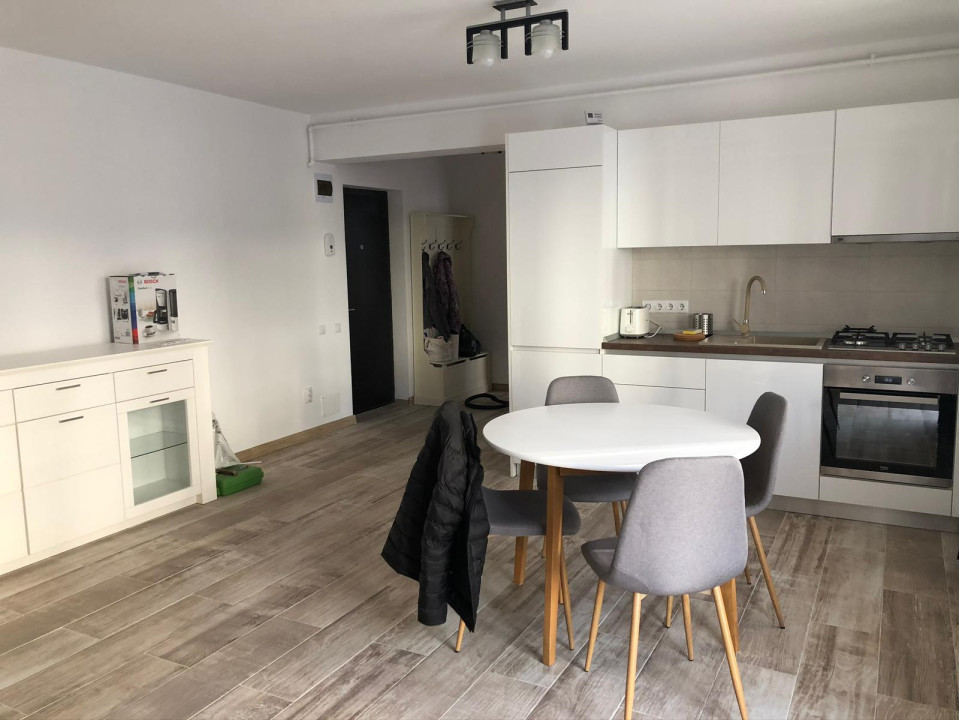 Apartament de 2 camere, 50 mp utili, 50 mp terasa, mobilat utilat, zona Terra