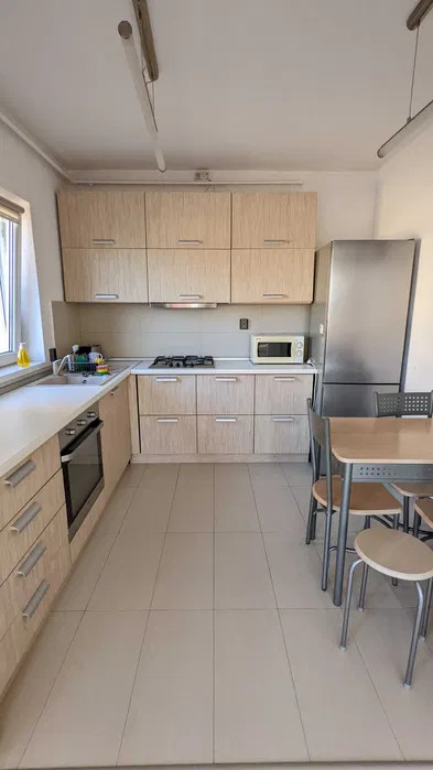 Apartament cu parcare pe strada Razoare