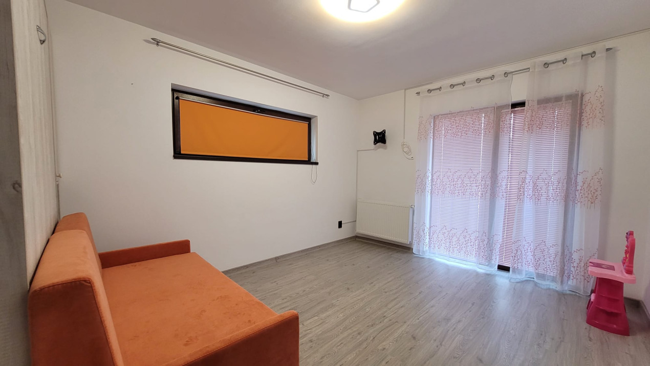 Apartament 3 camere, 62 mp, balcon, parcare, zona Sub Cetate