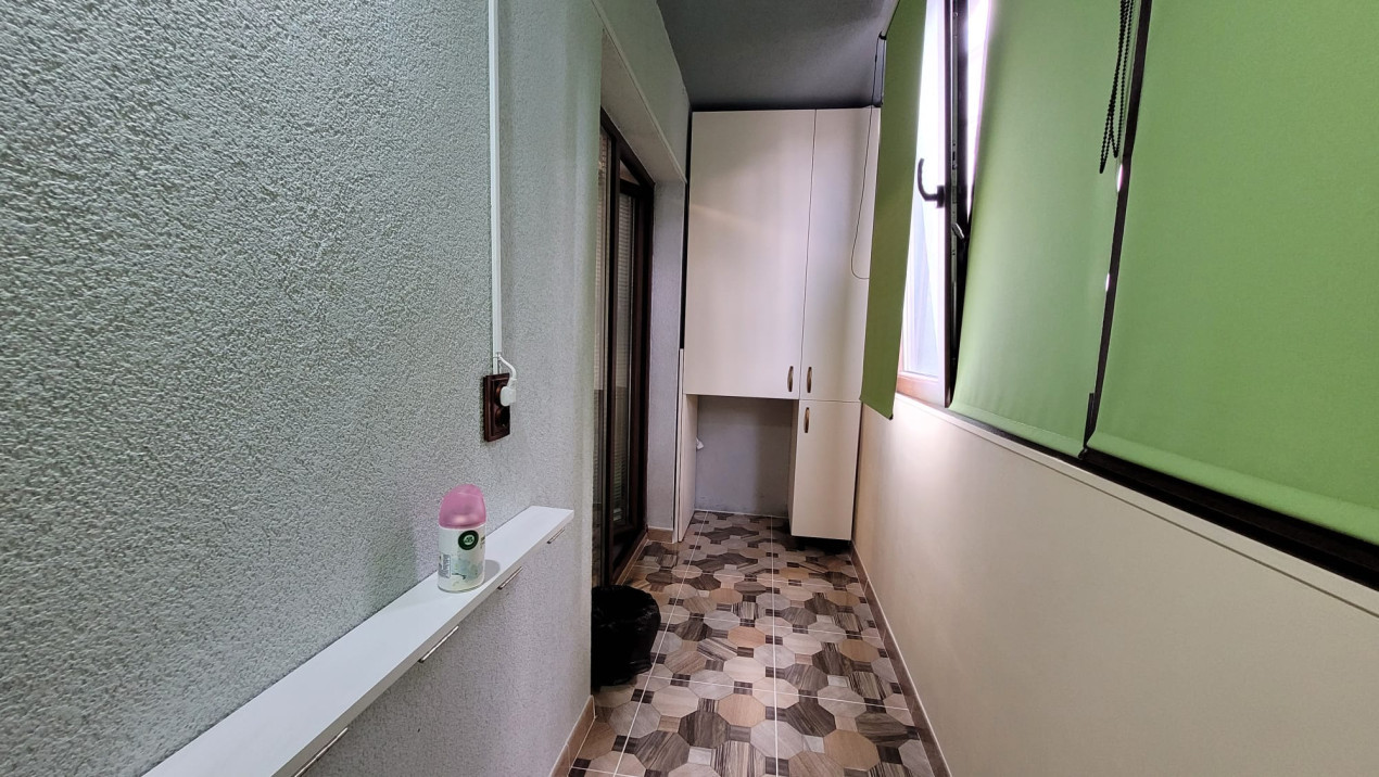 Apartament 3 camere, 62 mp, balcon, parcare, zona Sub Cetate