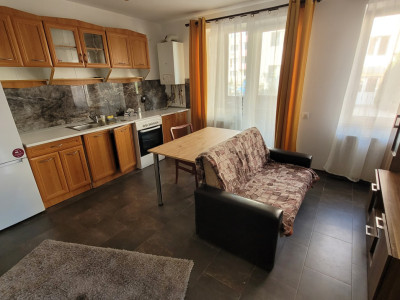 Apartament de 3 camere, mobilat utilat, 2 balcoane, zona Terra