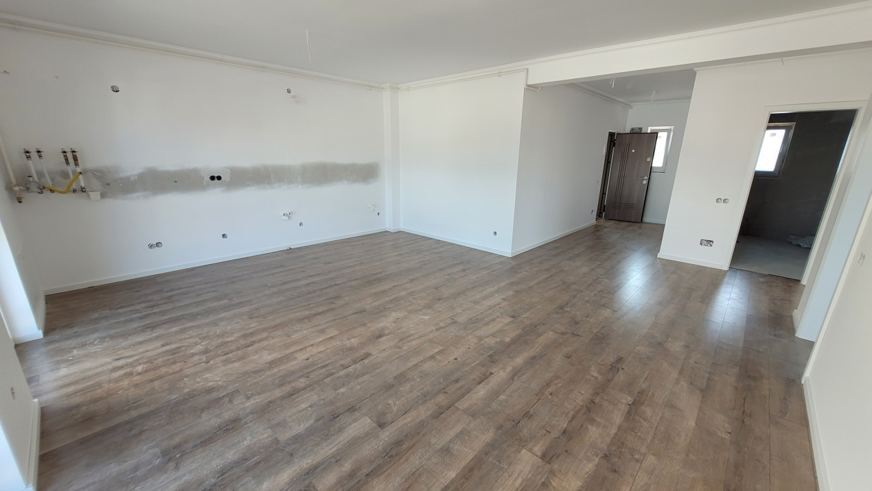 Apartament de 3 camere, 74mp, finisat, zona Tautiului