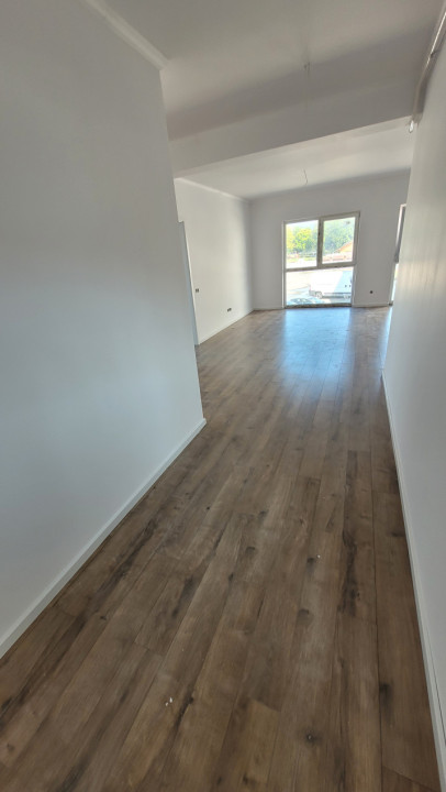 Apartament de 3 camere, 74mp, finisat, zona Tautiului