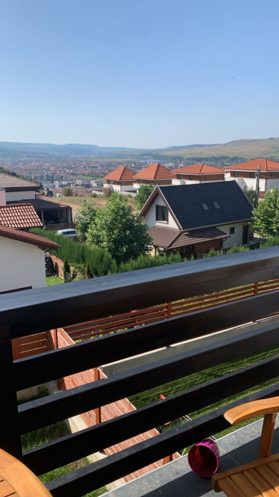 Casă tip duplex cu Gradina, vedere panoramică, zona Vivo