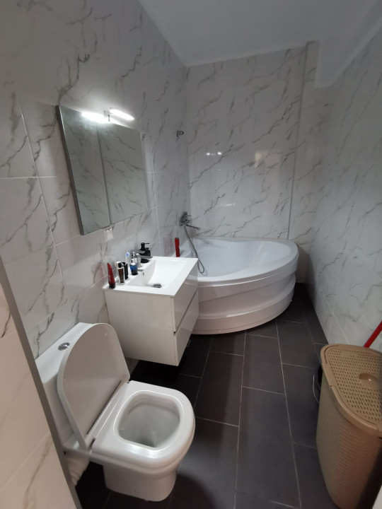 Apartament cu o camera, 39 MP, parcare, zona Sesul de sus