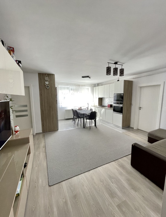 Apartament de 3 camere, 62 mp, strada Porii