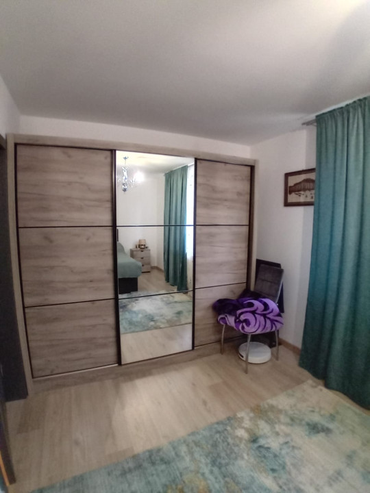 Apartament de 3 camere, 67 MP, parcare inclusa, zona Florilor