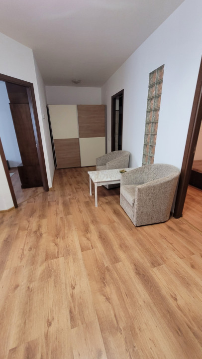 Apartament de 3 camere, 67 mp, loc de parcare, mobilat utilat, zona Florilor