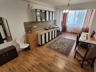 Apartament de 3 camere, 67 mp, loc de parcare, mobilat utilat, zona Florilor