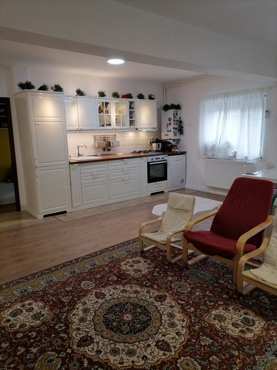 Apartament de 2 camere, 71 mp, mobilat, 5 mp balcon, zona Stejarului