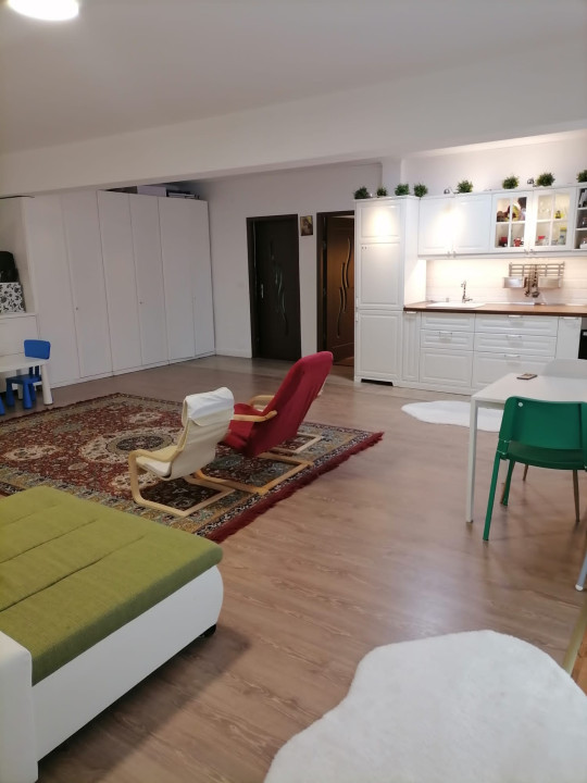 Apartament de 2 camere, 71 mp, mobilat, 5 mp balcon, zona Stejarului