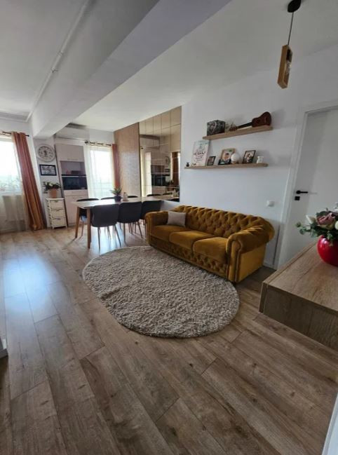 Apartament de 3 camere, 53 mp utili, balcon, Marasti