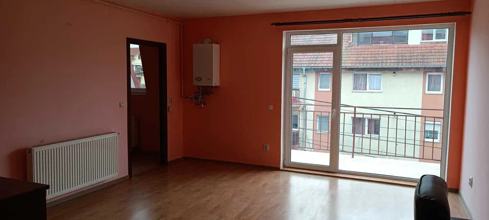 Apartament 2 camere!