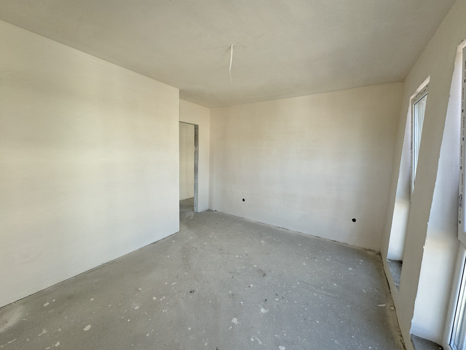 Apartament de 3 camere, 50,7 MP, semifinisat, zona Terra