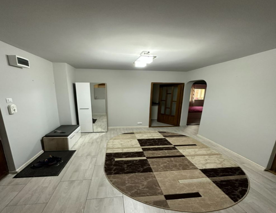 Apartament de 3 camere, 65 mp, zona Intre Lacuri