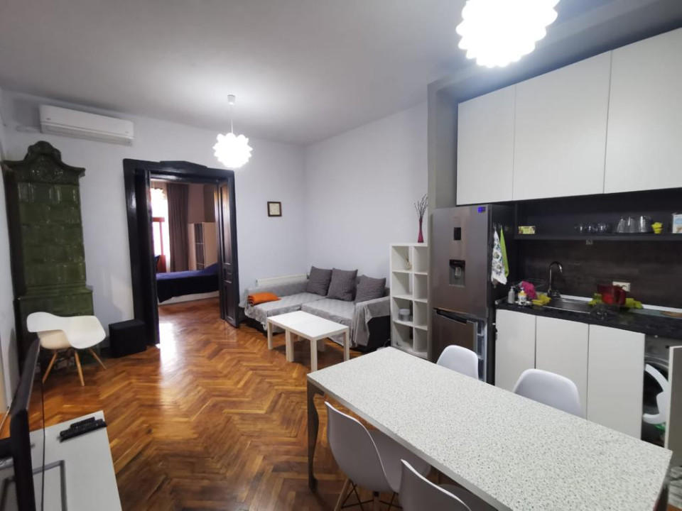 Apartament de 3 camere, 121 mp, zona Ultracentrala 