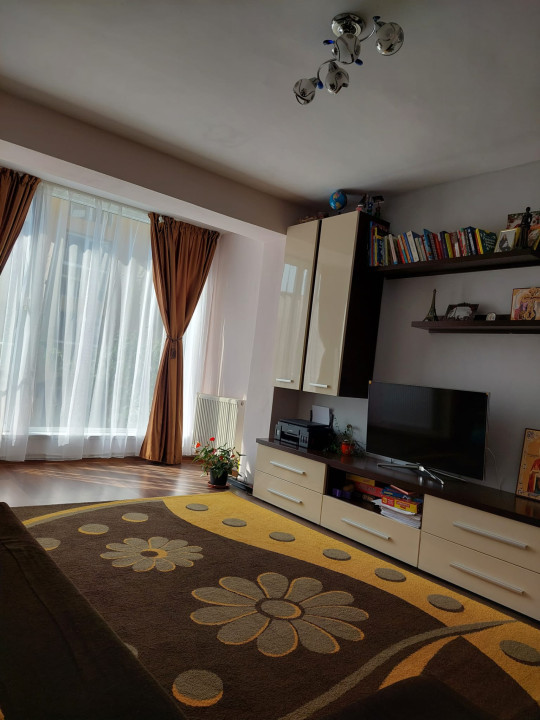 Apartament de 2 camere, 51 mp, mobilat utilat, zona Porii