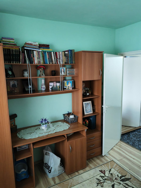 Apartament de 3 camere,75mp, etaj intermediar, in zona Zorilor