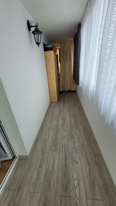 Apartament de 2 camere, mobilat utilat, 2 balcoane inchise, zona Eroilor