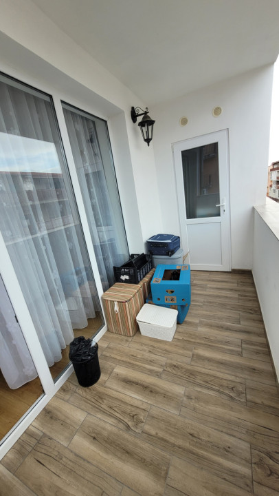 Apartament de 2 camere, mobilat utilat, 2 balcoane inchise, zona Eroilor