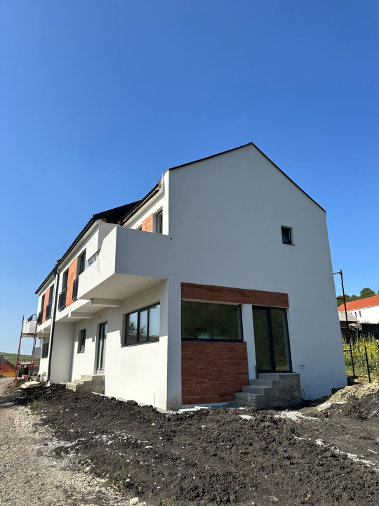 Duplex de vanzare, 120 mp, zona Chinteni