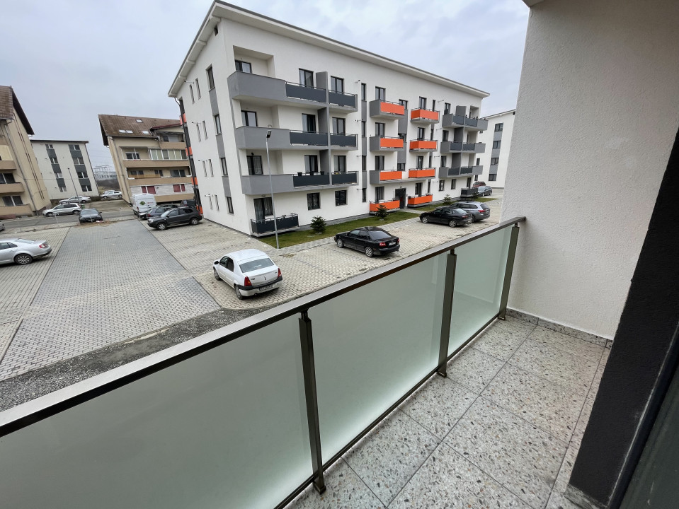 Apartament 3 camere, semifinisat, 72,77 mp, 2 bai, balcon si terasa zona Terra