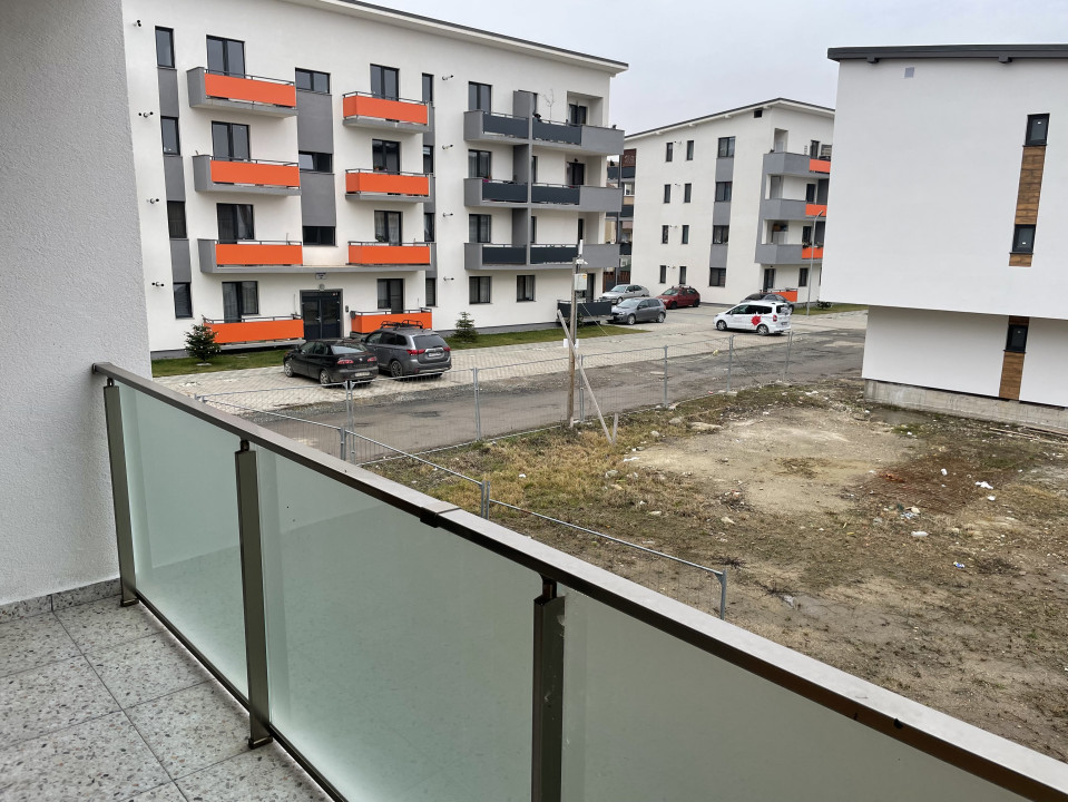 Apartament 3 camere, semifinisat, 72,77 mp, 2 bai, balcon si terasa zona Terra