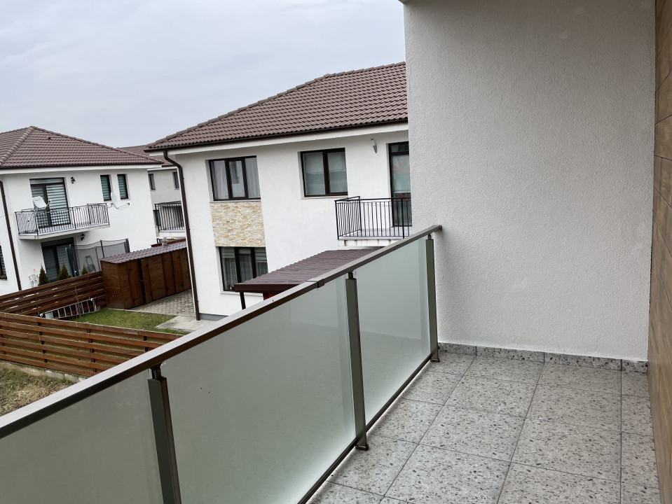 Apartament 3 camere, semifinisat, 72,77 mp, 2 bai, balcon si terasa zona Terra