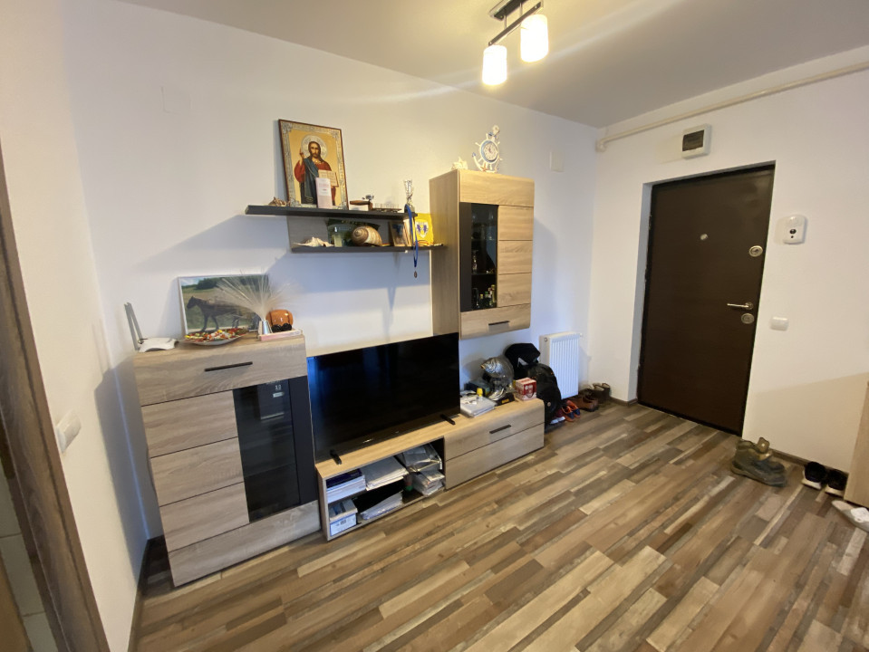 Apartament de 2 camere, de Vanzare, 46 mp, balcon, parcare, zona străzii Eroilor