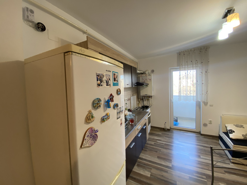 Apartament de 2 camere, de Vanzare, 46 mp, balcon, parcare, zona străzii Eroilor