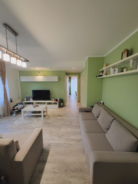 Apartament cu 3 camere, 57mp, zona Razoare