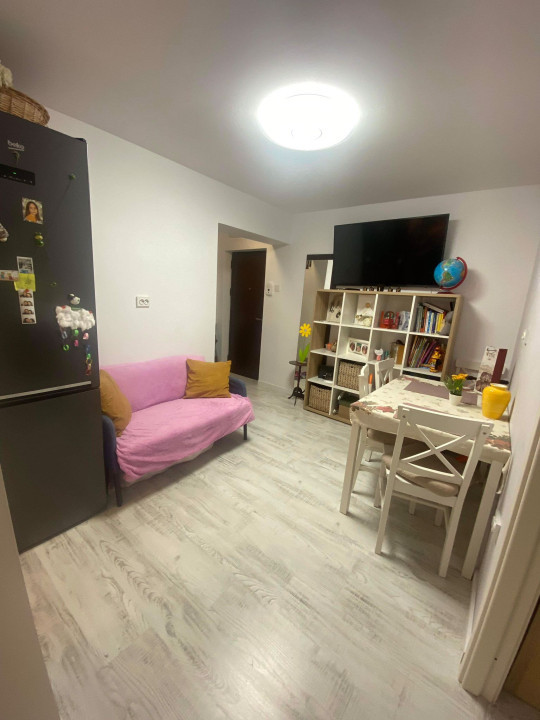 Apartament 3 camere, 40mp, zona Plopilor