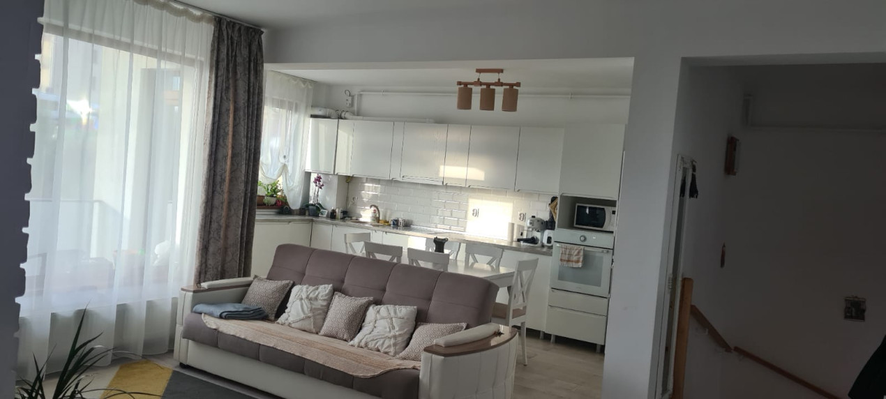 Apartament cu 4 camere, 200mp, cartier Baciu