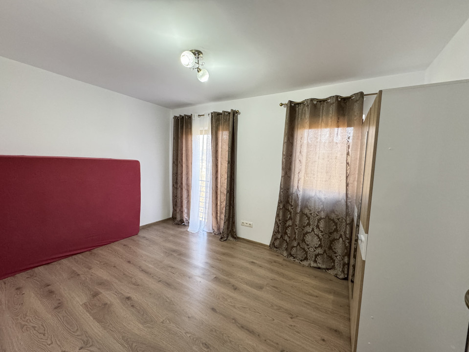 Apartament de 3 camere, 64 mp, etaj intermediar, zona Muzeul Apei