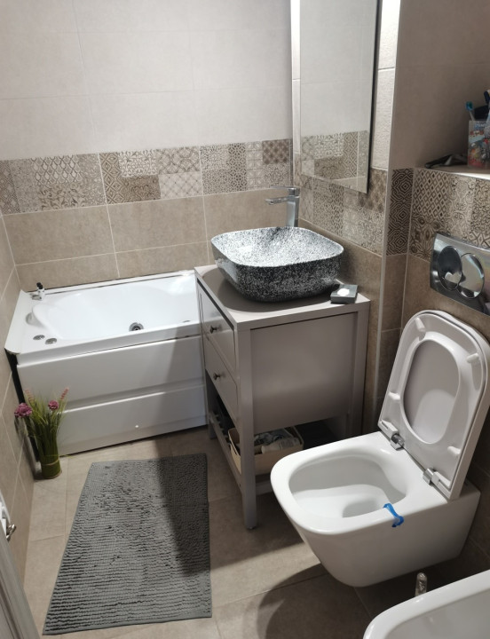 Apartament 3 camere, 66mp, zona Manastur