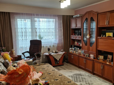 Apartament 3 camere, 66mp, zona Manastur