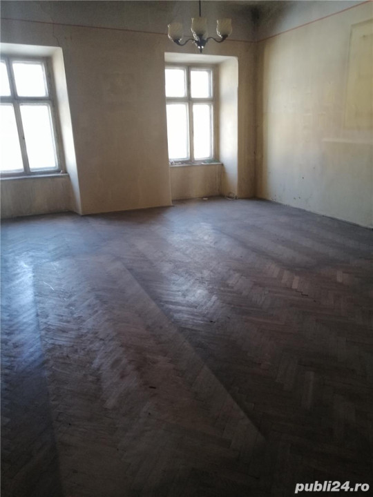 Apartament Ultracentral de 2 camere, 74mp, parcare, cladire istorica