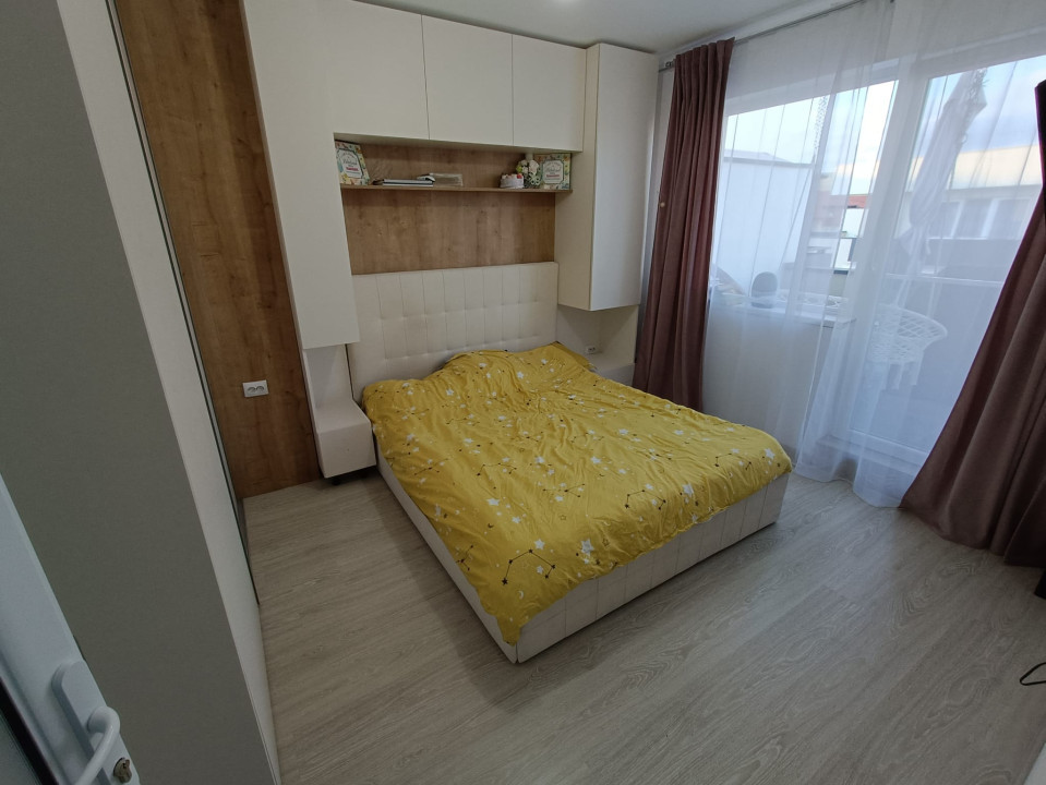 Apartament de 3 camere, 59 mp,terasa, parcare, garaj, zona Florilor