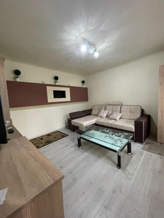 Apartament de 3 camere, 80mp, parcare in zona Mihai Viteazu