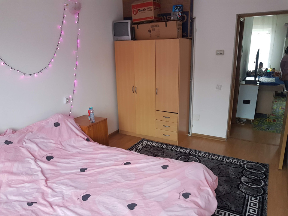 Apartament de 2 camere, 43 mp, mobilat utilat, zona Stejarului