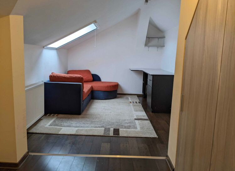 Apartament cu 3 camere si parcare 