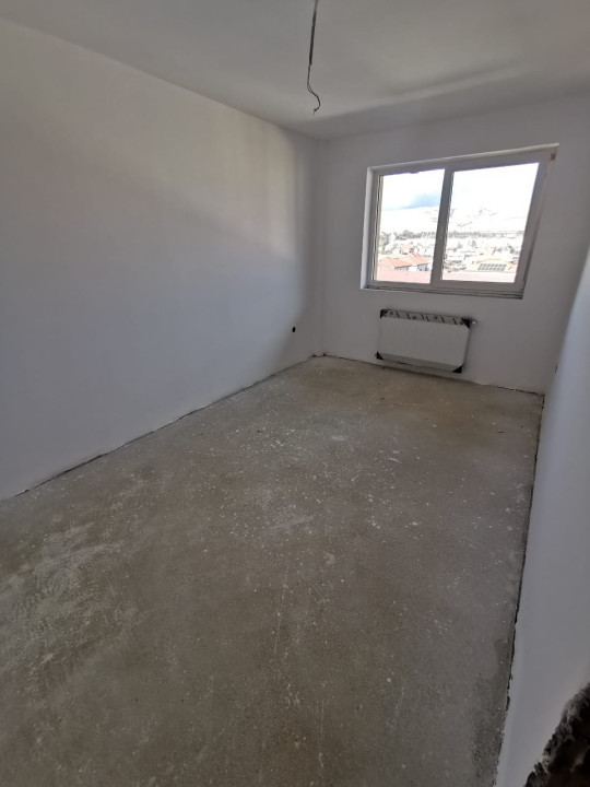 Apartament 3 camere, 57 MP, semifinisat, parcare zona Florilor