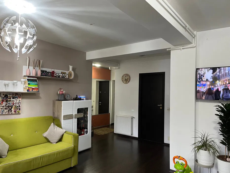 Apartament de 3 camere, finisat mobilat, parcare exterioara, SubCetate