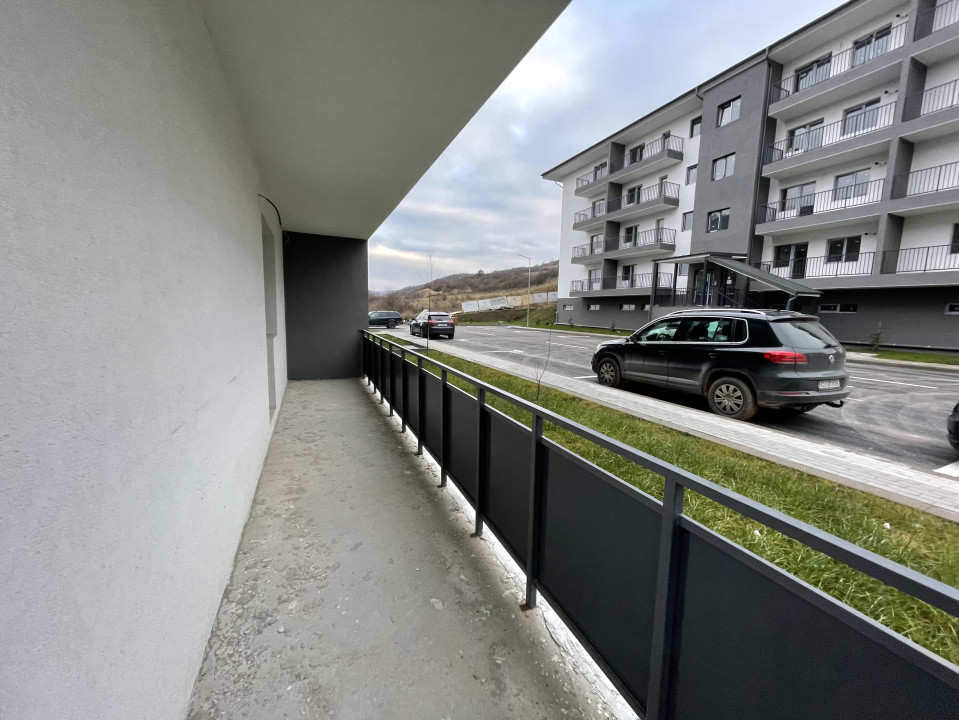 Apartament de 3 camere, 56,5 mp,  balcon de 27 mp, Floresti