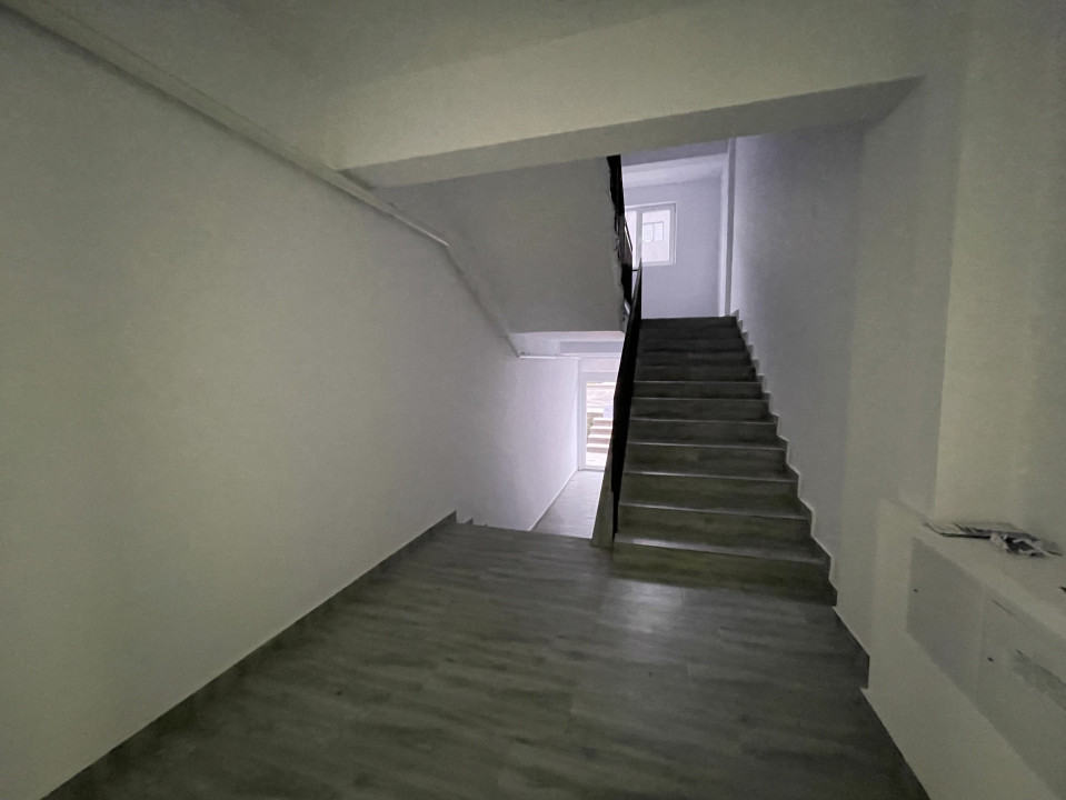 Apartament de 3 camere, 56,5 mp,  balcon de 27 mp, Floresti