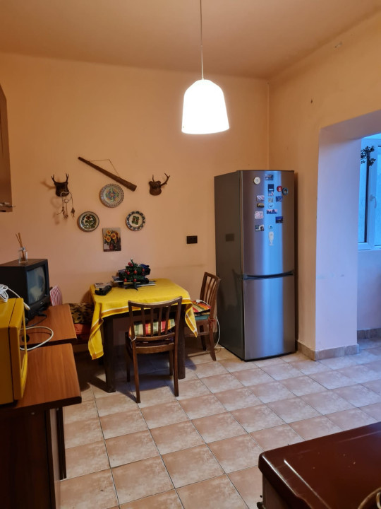 APARTAMENT 3 CAMERE ,63MP, ETAJ2, ZONA SEMICENTRAL, BLVD. 21 DECEMBRIE 