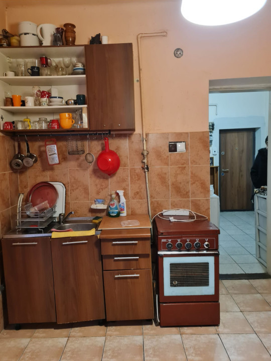 APARTAMENT 3 CAMERE ,63MP, ETAJ2, ZONA SEMICENTRAL, BLVD. 21 DECEMBRIE 