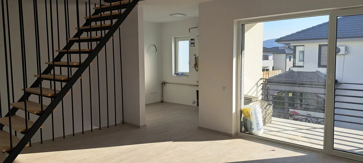 Apartament la vila, 3 dormitoare, 119 mp, 2 balcoane, zona Avram Iancu