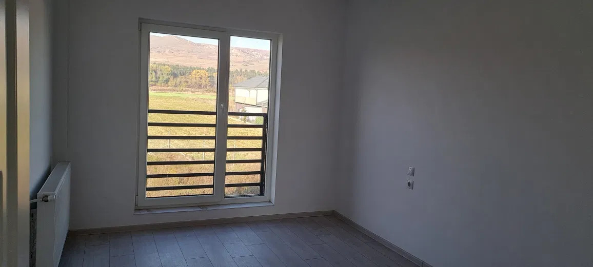 Apartament la vila, 3 dormitoare, 119 mp, 2 balcoane, zona Avram Iancu