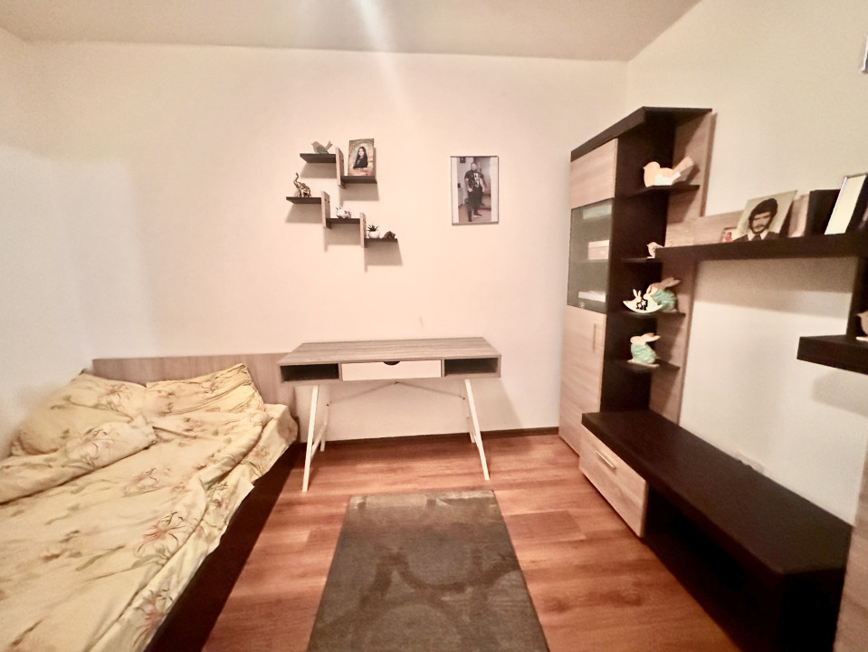 Apartament decomandat de 2 camere, mobilat, parcare, zona Stejarului